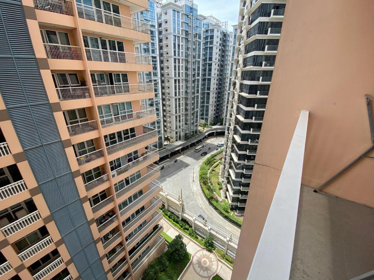 Spacious Condo In Venice Luxury Residences Тагуиг Екстериор снимка